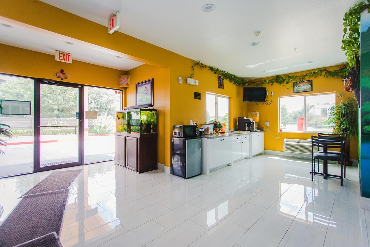 Moonlight Suites - Houston/George Bush Int'L Airport エクステリア 写真